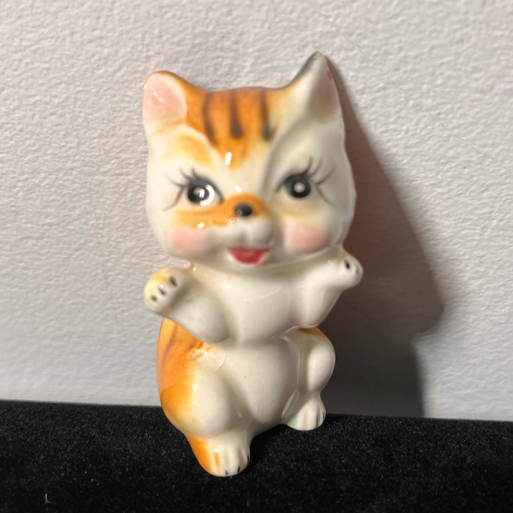 Vintage Cute Ceramic Cat Figurine. Orange and white cat. Made in Japan.